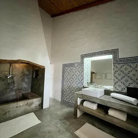 New! Algarve Hideaway Villa