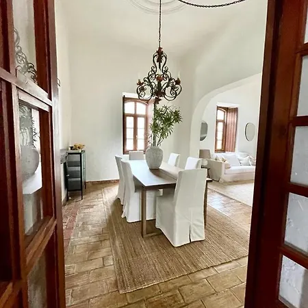 New! Algarve Hideaway Villa Loule